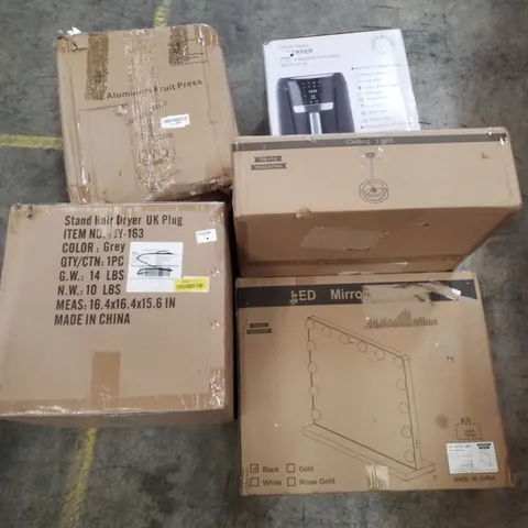PALLET CONTAINING ASSORTED PRODUCTS INCLUDING ALUMINIUM FRUIT PRESS, AIR FRYER, CEILING LIGHT, LED MIRROR & STAND HAIR DRYER