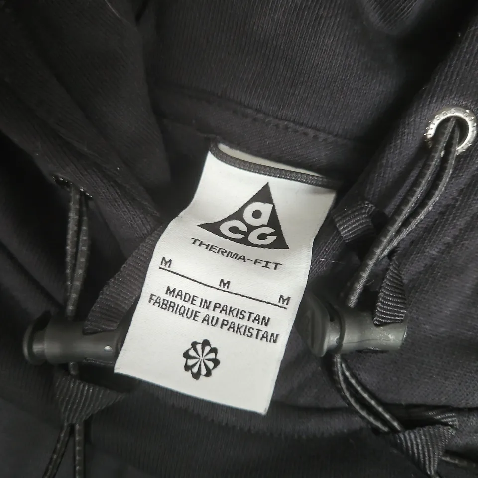 NIKE ACG HOODIE IN BLACK - MEDIUM
