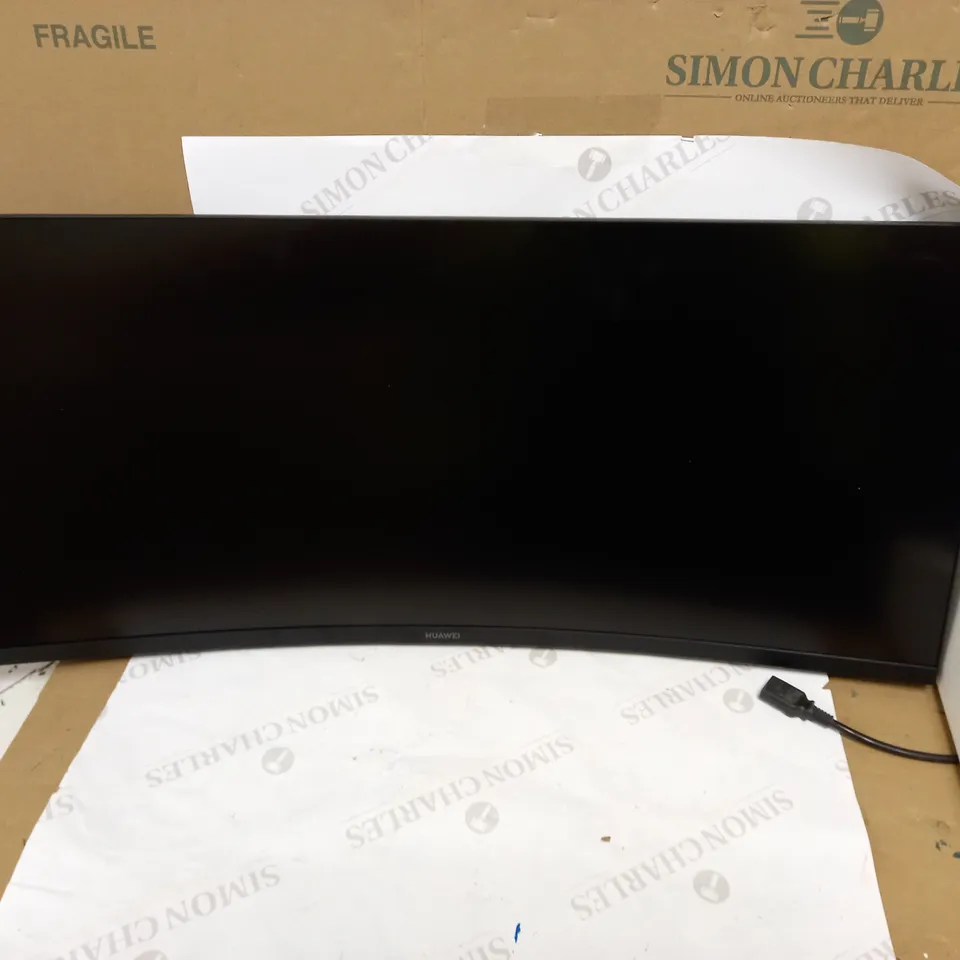 HUAWEI MATEVIEW GT 34'' ULTRAWIDE CURVED GAMING MONITOR (165HZ, 21:9 WQHD 3440 X 1440)