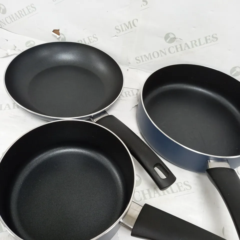 COOK'S ESSENTIALS 4 PIECE NON STICK COOKWARE SET WITH BAKELITE HANDLES