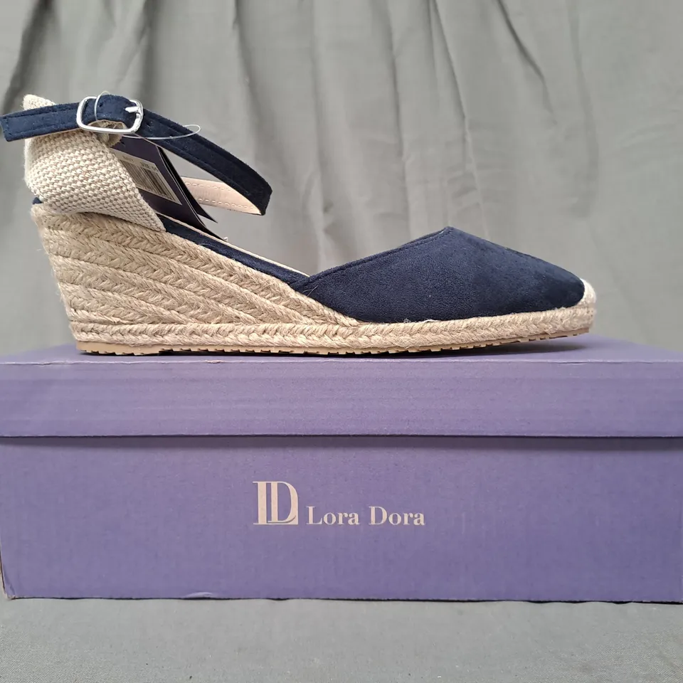 BOXED PAIR OF LORA DORA RHIANNA WEDGE SHOES IN NAVY UK SIZE 5