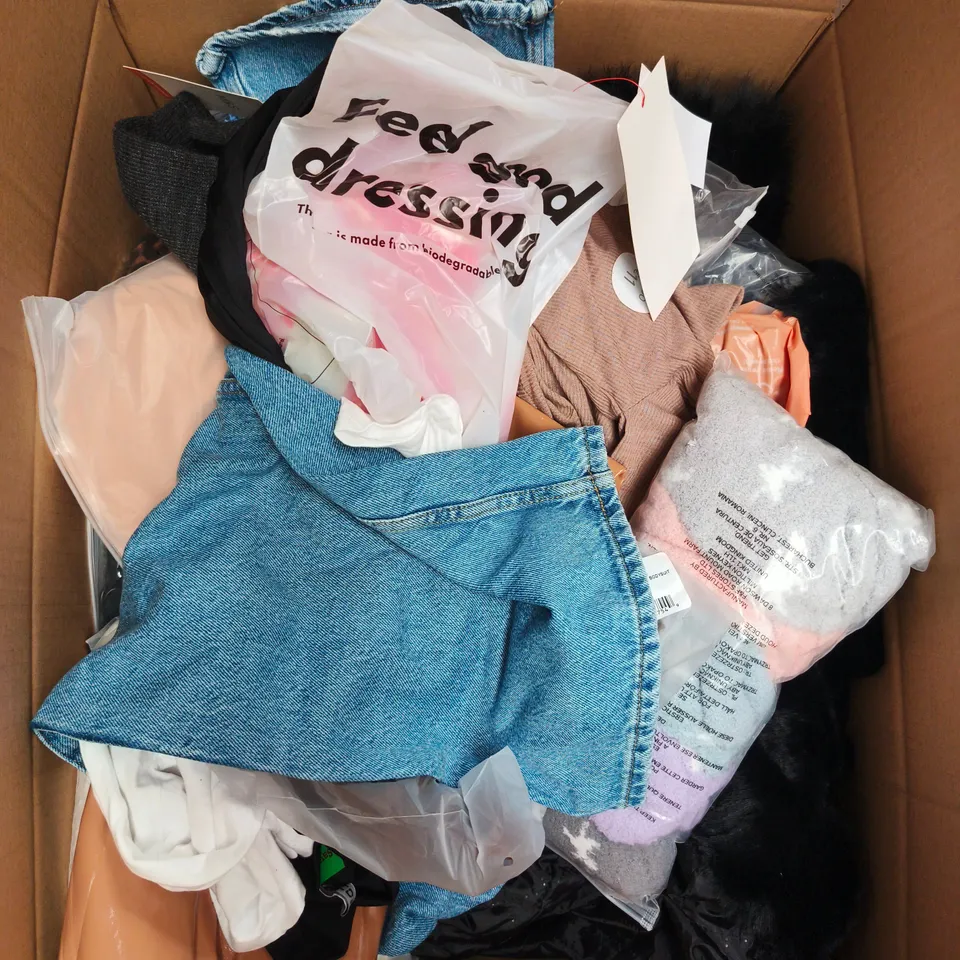 LARGE BOX OF APPROXIMATELY 25 ASSORTED CLOTHING ITEMS IN VARIOUS COLOURS, STYLES AND SIZES - COLLECTION ONLY