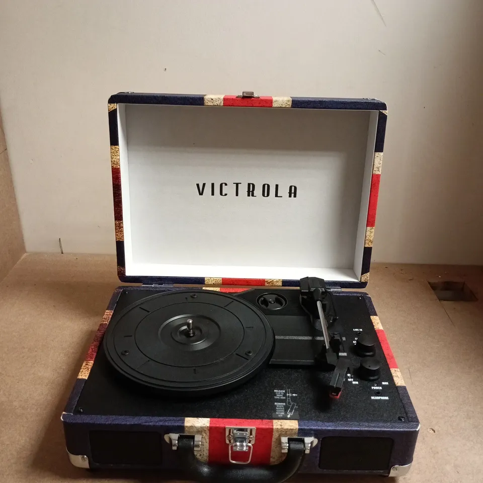 VICTROLA THE JOURNEY SUITCASE RECORD PLAYER – UNION JACK CASE