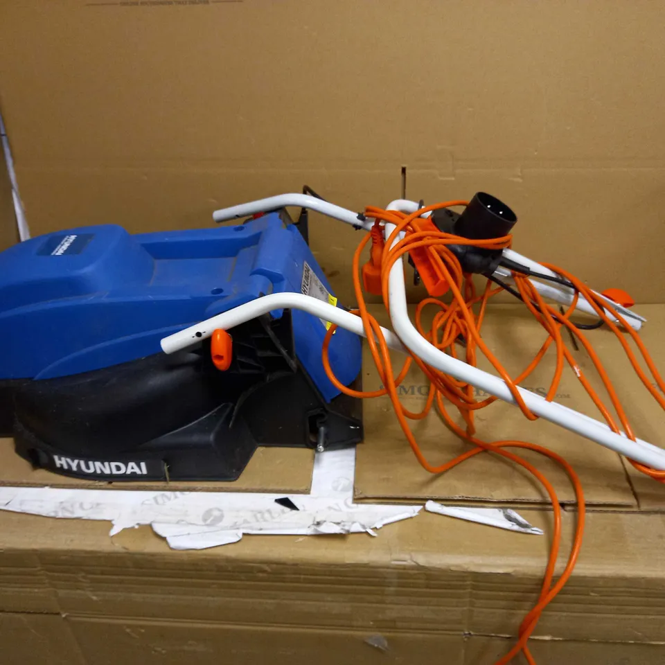 HYUNDAI 32CM LIGHTWEIGHT ROTARY ELECTRIC LAWNMOWER