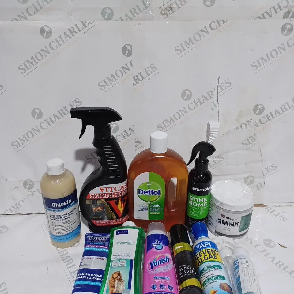 LOT OF APPROXIMATELY 10 ASSORTED HOUSEHOLD ITEMS TO INCLUDE DETTOL, VANISH AND MOULD MAGIC