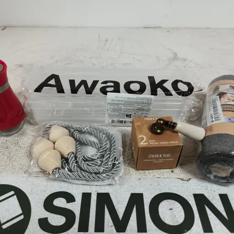 APPROXIMATELY 10 ASSORTED HOUSEHOLD PRODUCTS TO INCLUDE SALT SHAKER, HANDLES, STORAGE BOX ETC 