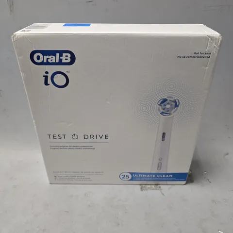 BOXED ORAL-B IO REFILLS KIT TEST DRIVE