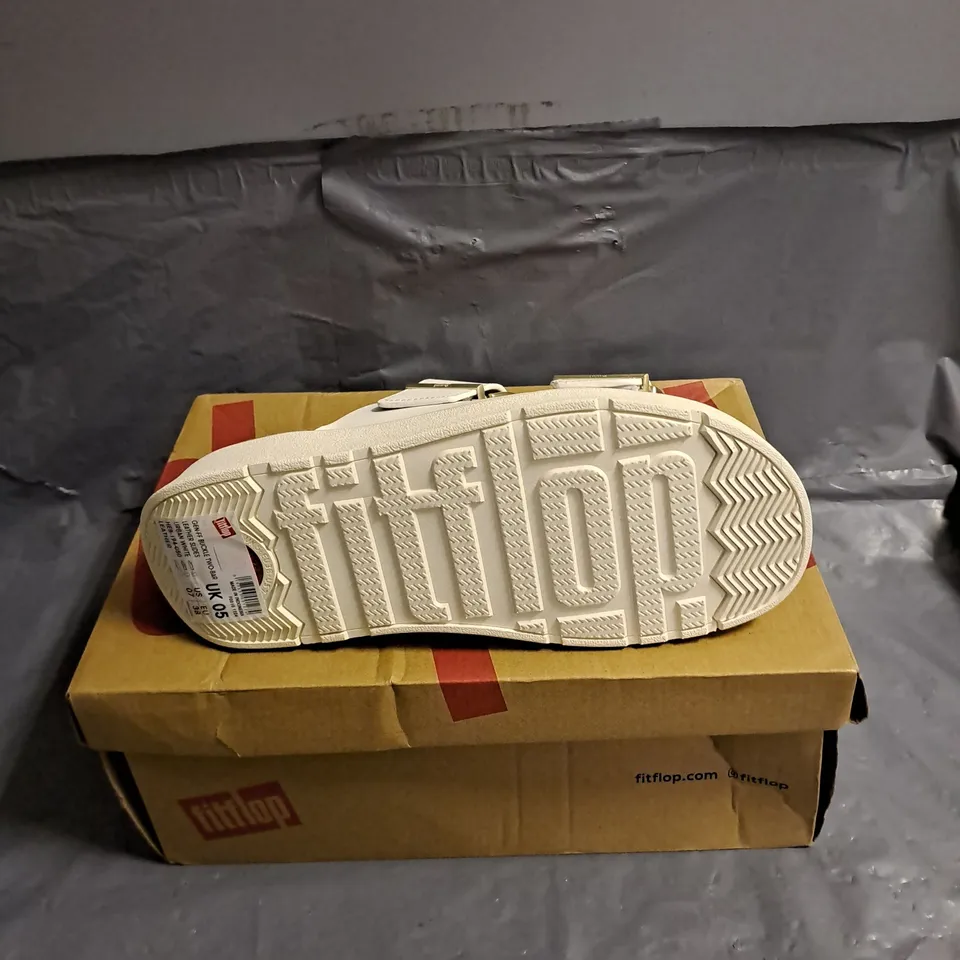 BOXED PAIR OF FITFLOP GEN FF BUCKLE TWO BAR LEATHER SLIDES IN URBAN WHITE SIZE UK 5