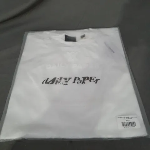 BAGGED DAILY PAPER UNIFIED TYPE SHORT SLEEVE TSHIRT IN WHITE SIZE L