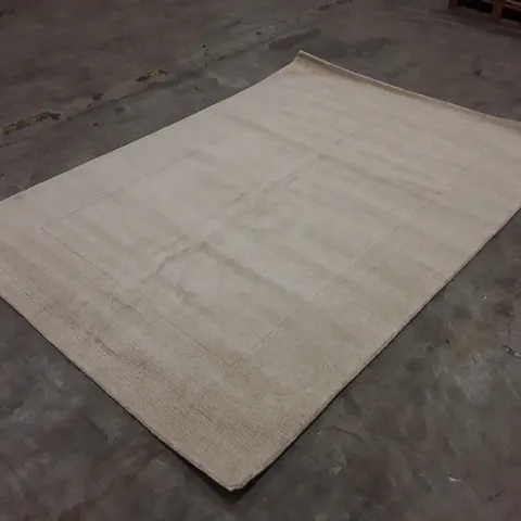 QUALITY DESIGNER AREA RUG APPROXIMATELY 200×290CM