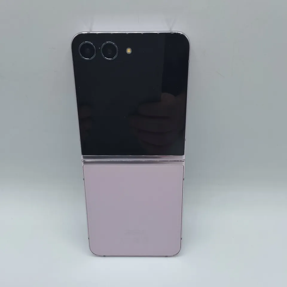 UNBOXED SAMSUNG GALAXY Z FLIP5 512GB IN PINK