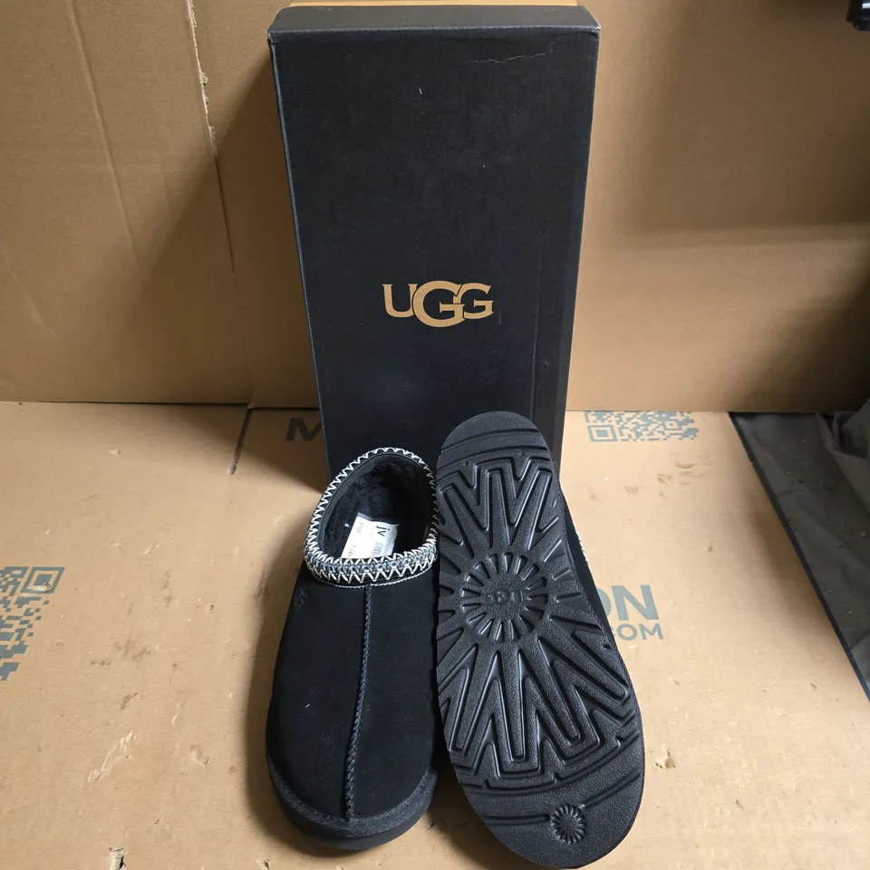 UGG BLACK SLIPPERS WITH PLUSH LINING – CLOSED-TOE, SLIP-ON (BOXED) - UK SIZE 7 