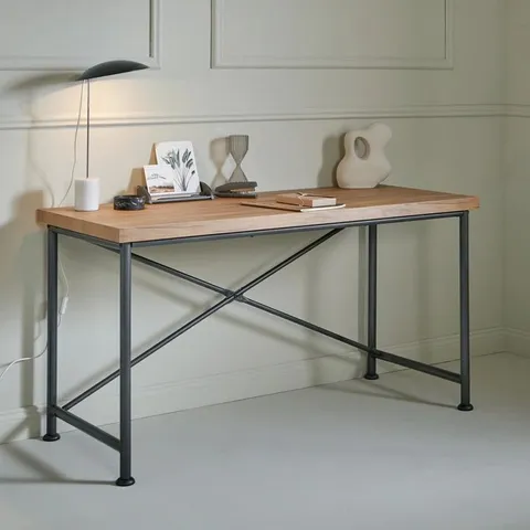 BOXED FRANKA DESK
