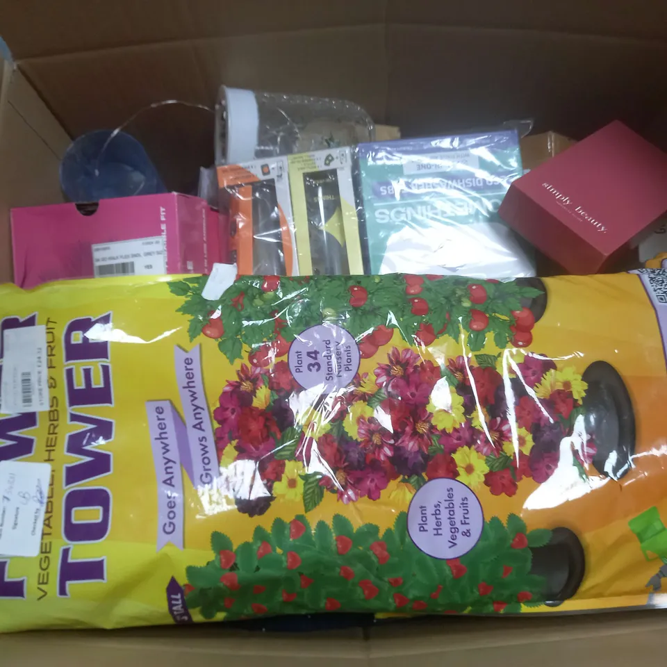 BOX OF APPROXIMATELY 15 ASSORTED ITEMS TO INCLUDE - SIMPLY BEAUTY SHAVER , GROOVZ EARBUDS , FLOWER TOWER ETC