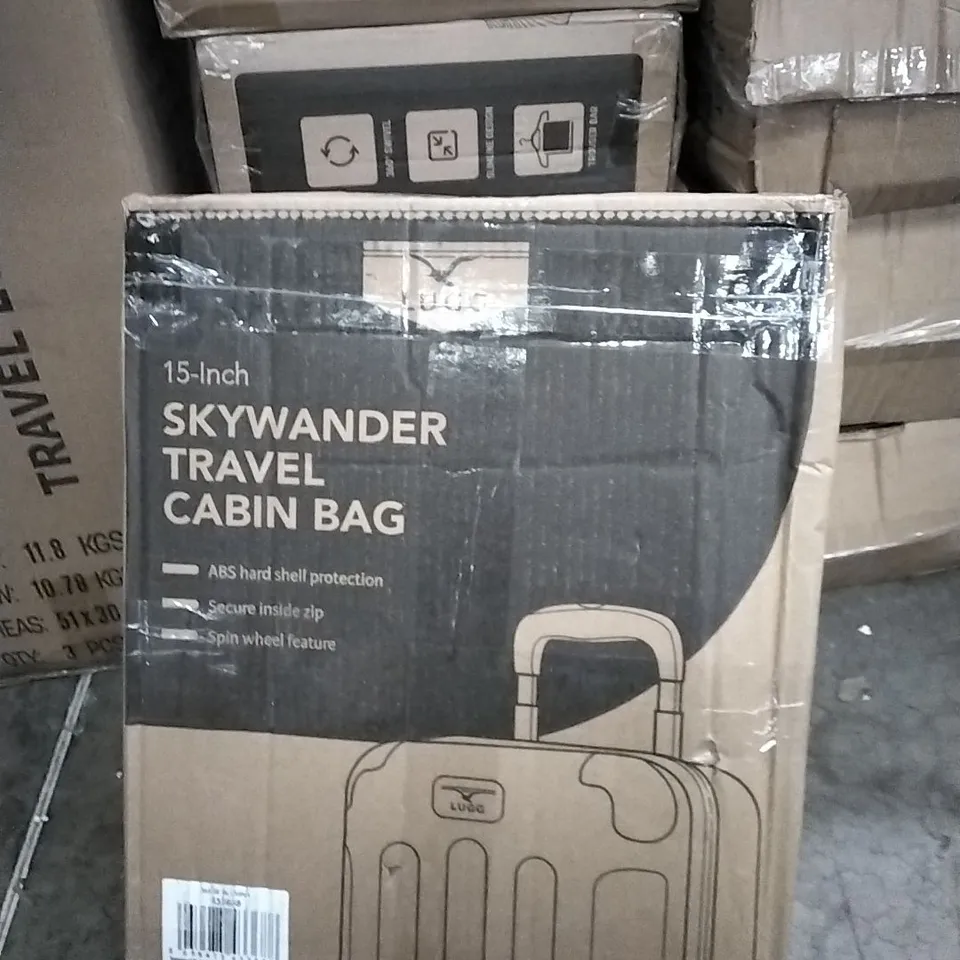 BOXED 15 INCH SKYWANDER TRAVEL CABIN BAG SILVER