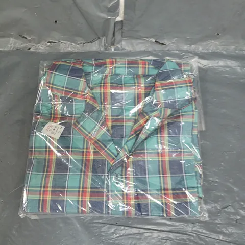 APPROXIMATELY 60 CHECK NIGHT SHIRTS IN GREEN SIZE L