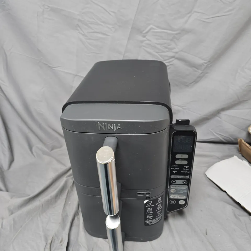 NINJA COUNTERTOP OVEN WITH DIGITAL CONTROLS – AIR FRY, ROAST, BAKE, DEHYDRATE . NOT TESTED .