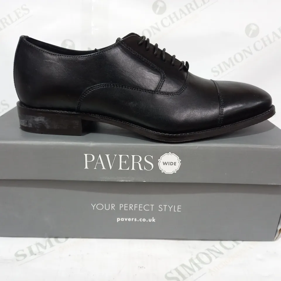 BOXED PAIR OF PAVERS LACE UP SHOES IN BLACK UK SIZE 8