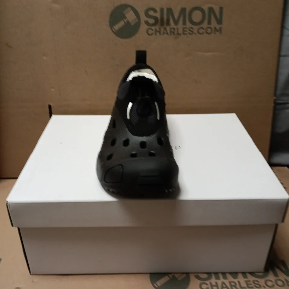 CROCS QUICKTRAIL LOW BLACK UNISEX UK7 (US8 / EUR41-42)