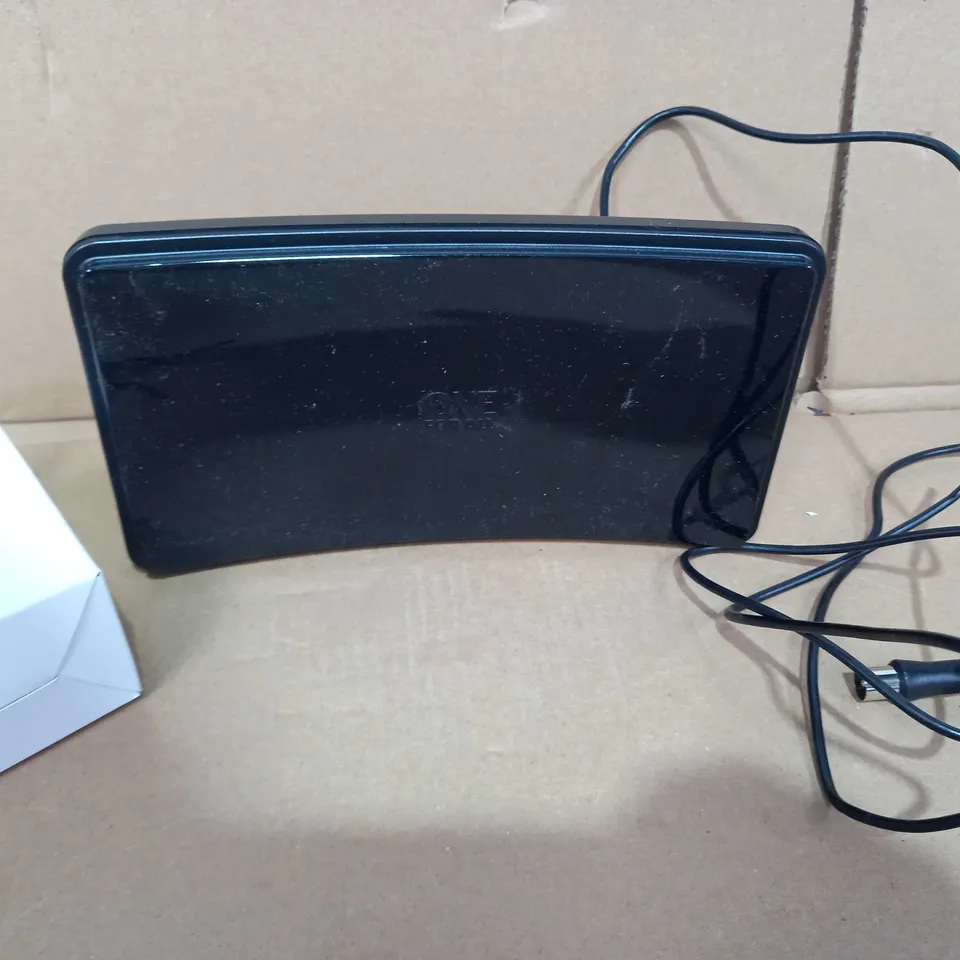 ONE FOR ALL AERIAL SV9420 AMPLIFIED HDTV INDOOR