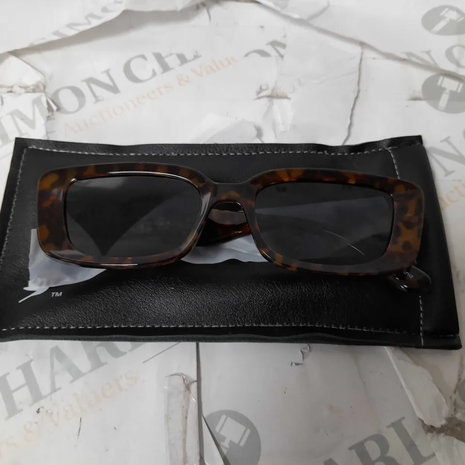 SQUARE SUNGLASSES