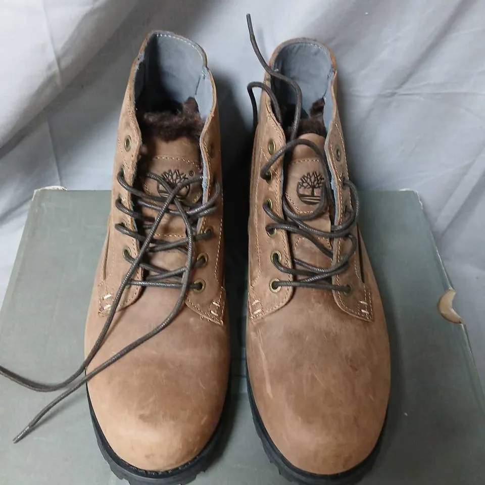 TIMBERLAND WOMEN'S BROWN LEATHER BOOTS WITH FUR LINING, UK 6 (US 8)