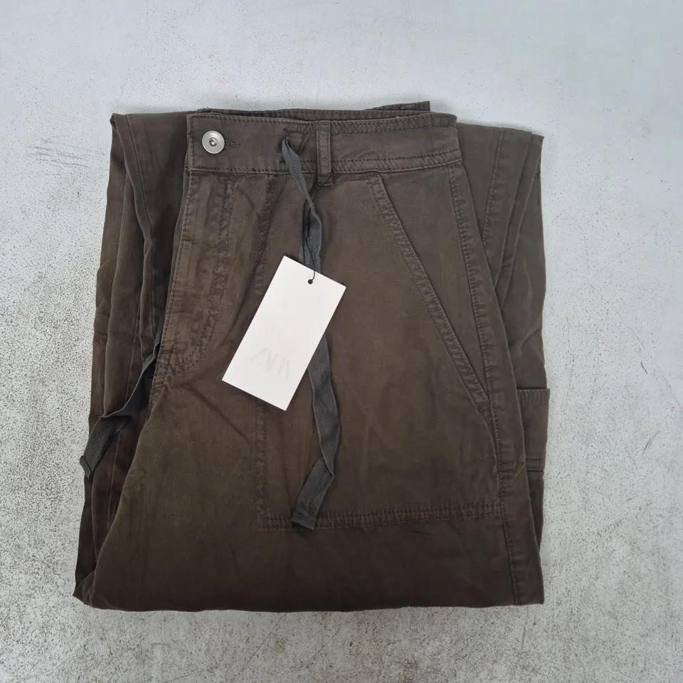 ZARA CARGO TROUSERS IN DARK KHAKI GREEN SIZE UK 10
