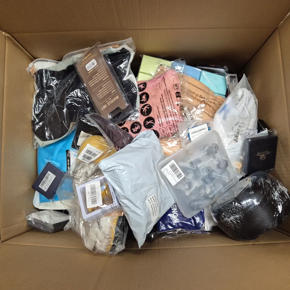 LARGE BOX OF ASSORTED ITEMS TO INCLUDE CLOTHING ITEMS, WORK SOCKS AND LUGGAGE STRAPS - COLLECTION ONLY