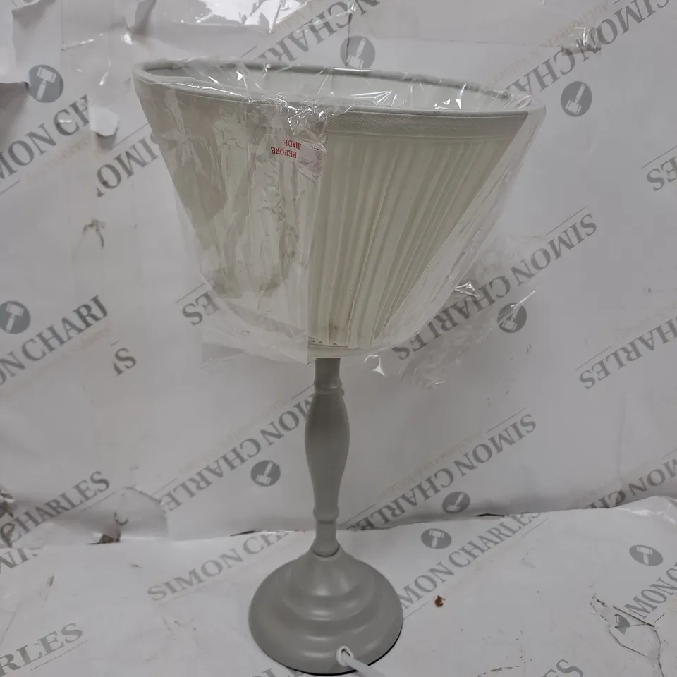 LAURA ASHLEY TABLE LAMP COMPLETE WITH SHADE 