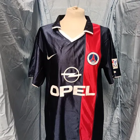 NIKE PSG PARIS SAINT‑GERMAIN NO. 21 FOOTBALL SHIRT JERSEY – NAVY WITH RED STRIPE 