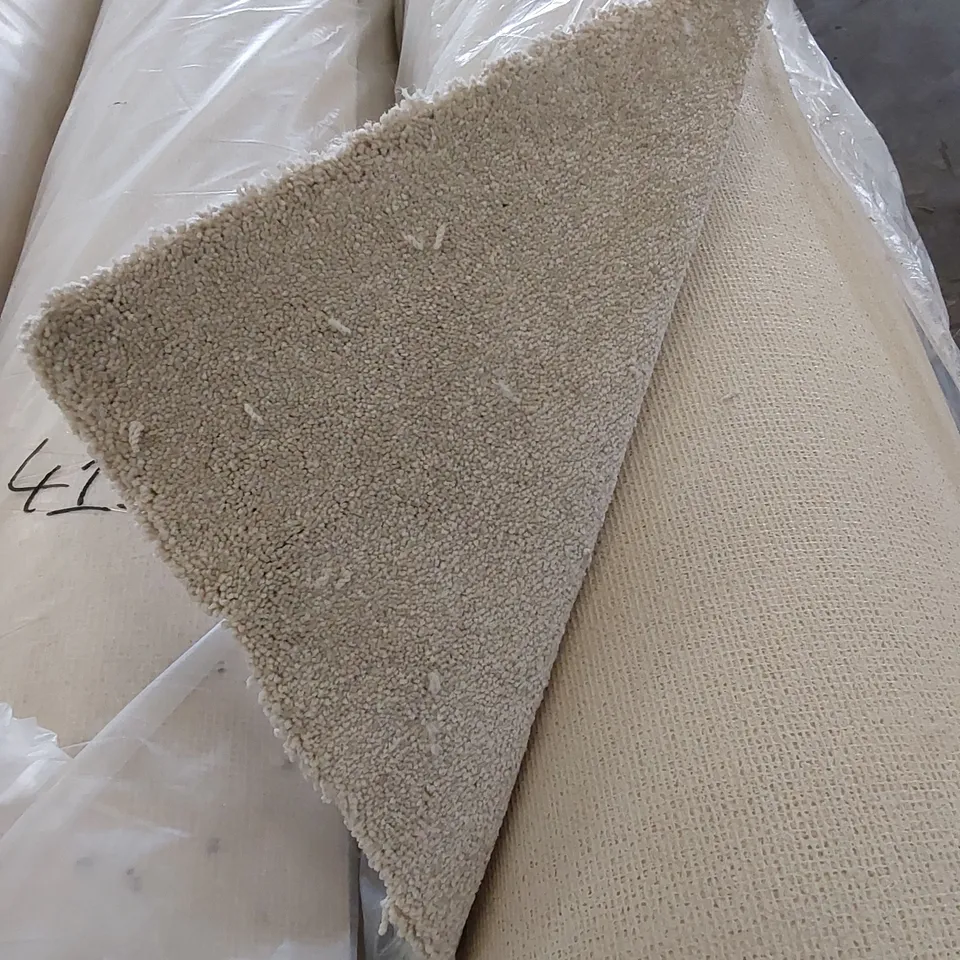 ROLL OF QUALITY PIONEER PRIDE CARPET // SIZE: APPROXIMATELY 5 X 6.8m