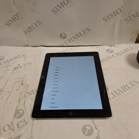 APPLE IPAD MODEL: A1458 SILVER