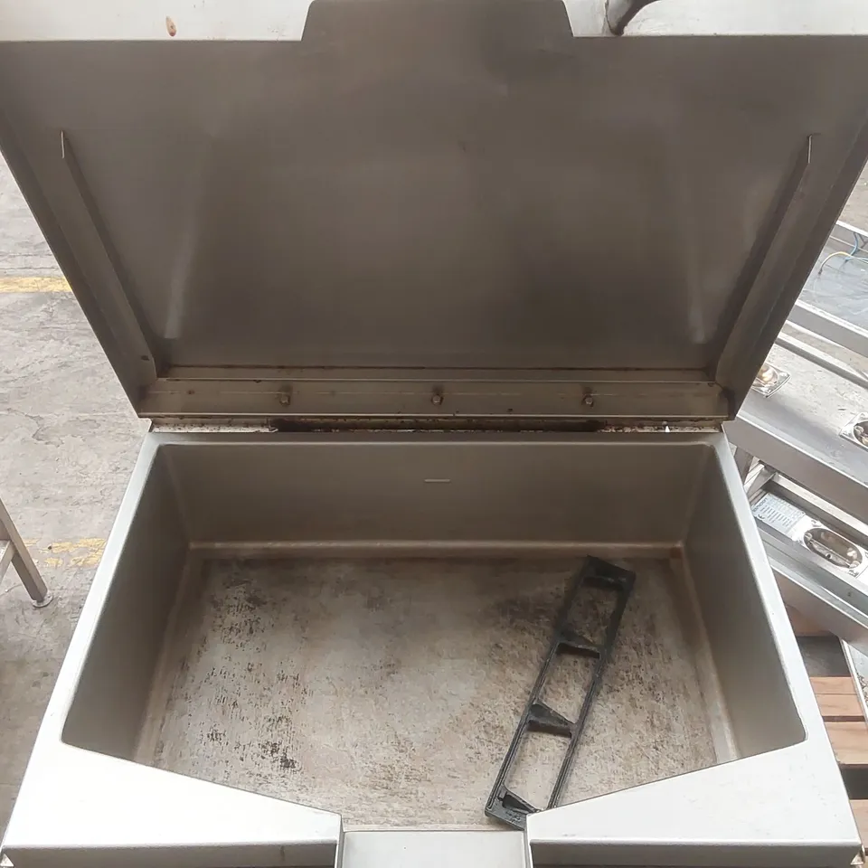 COMMERCIAL MANUAL TILT BRATT PAN