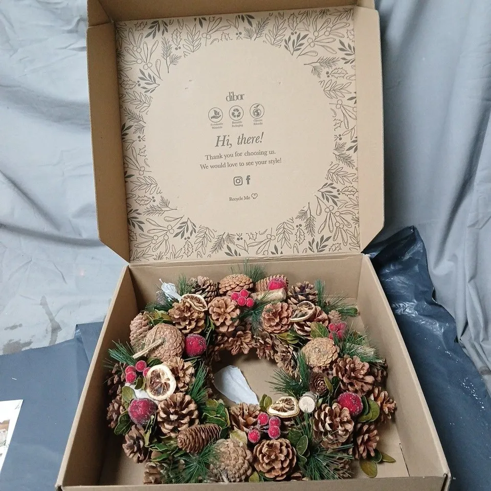 DIBOR HANDMADE WREATH WITH PINE CONES & DRIED CITRUS – BOXED