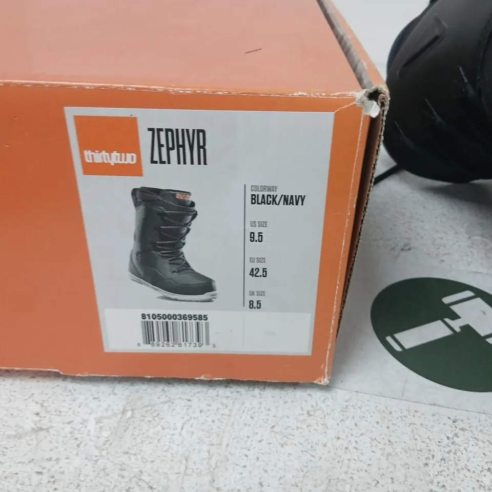 THIRTYTWO ZEPHYR SNOWBOARD BOOTS - BLACK/NAVY, UK 8.5 (US 9.5, EU 42.5)