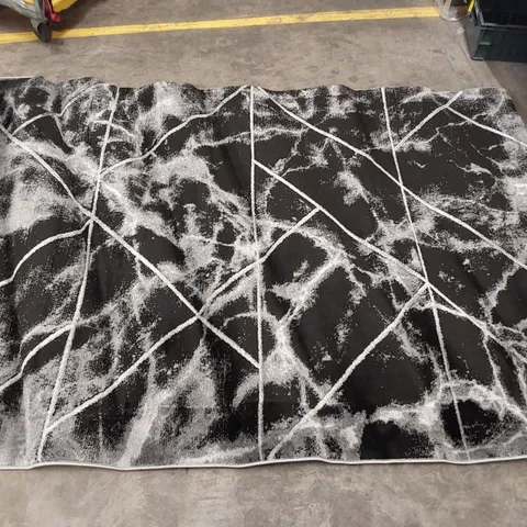 DAWSMERE DHURRIE BLACK/GREY RUG // 160 X 230CM