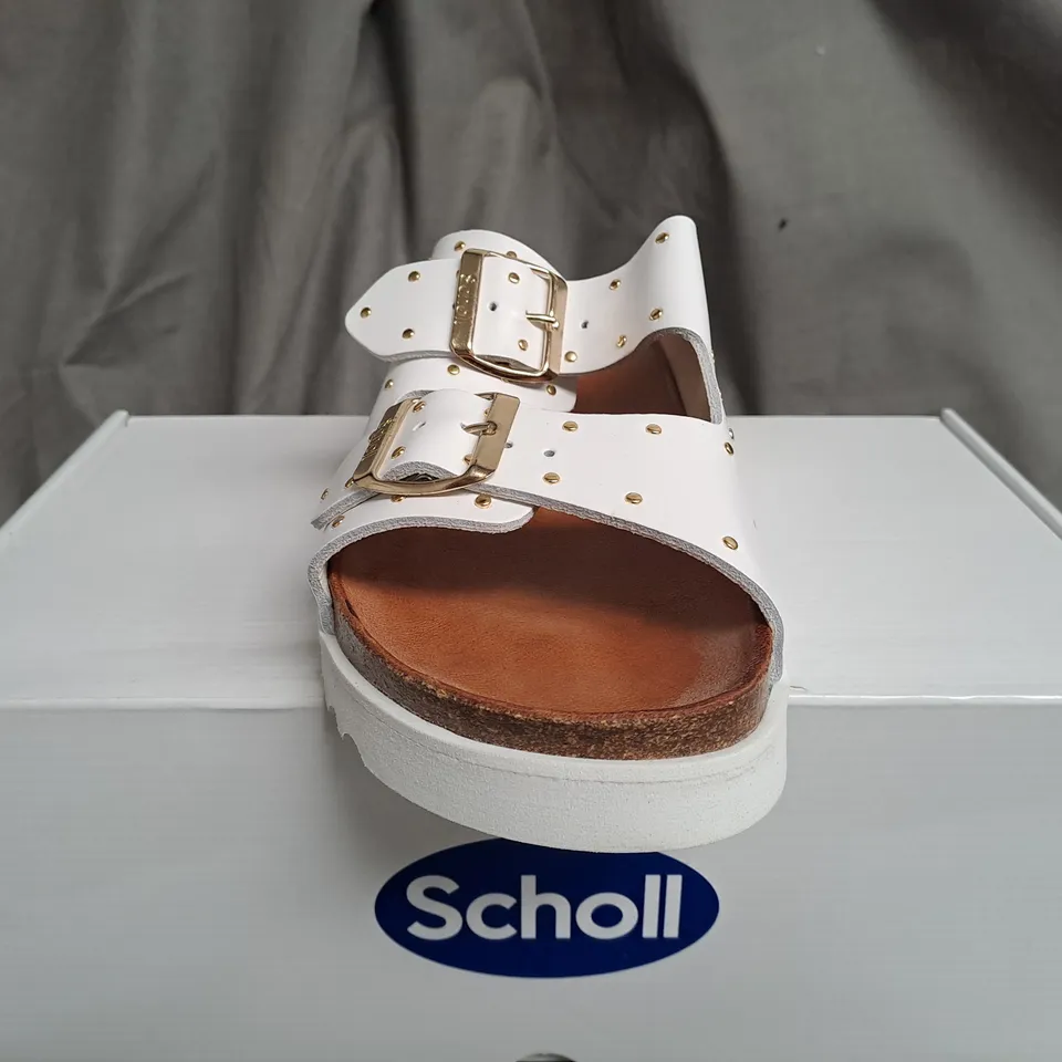 BOXED SCHOLL RAISED WHITE OPEN TOE SANDALS - SIZE 7