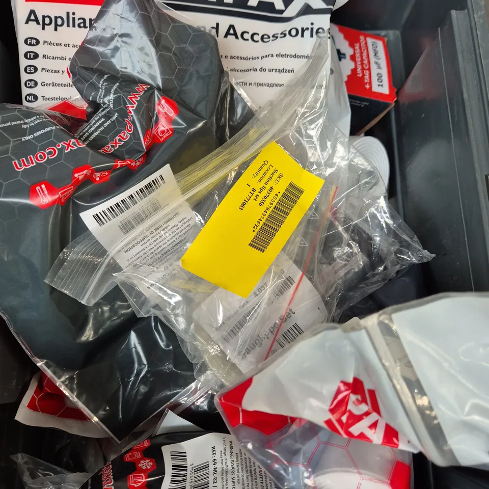 APPROXIMATELY 15 ASSORTED HOUSEHOLD ITEMS TO INCLUDE VACUUM CLEANER PARTS, LED STRIP LIGHTS, DRINKS CONTAINER ETC 