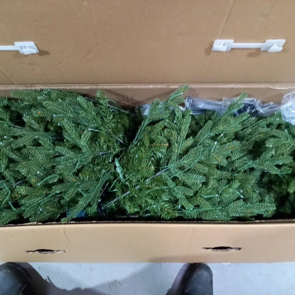 SANTA'S BEST 116 FUNCTION PRE-LIT AUBURN CHRISTMAS TREE - COLLECTION ONLY