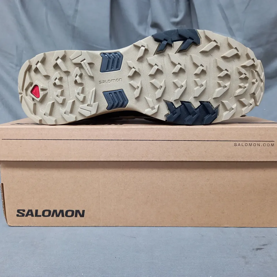 BOXED PAIR OF SALOMON X ULTRA 4 MID GTX SHOES IN KELP/BLACK/SAFARI UK SIZE 8.5