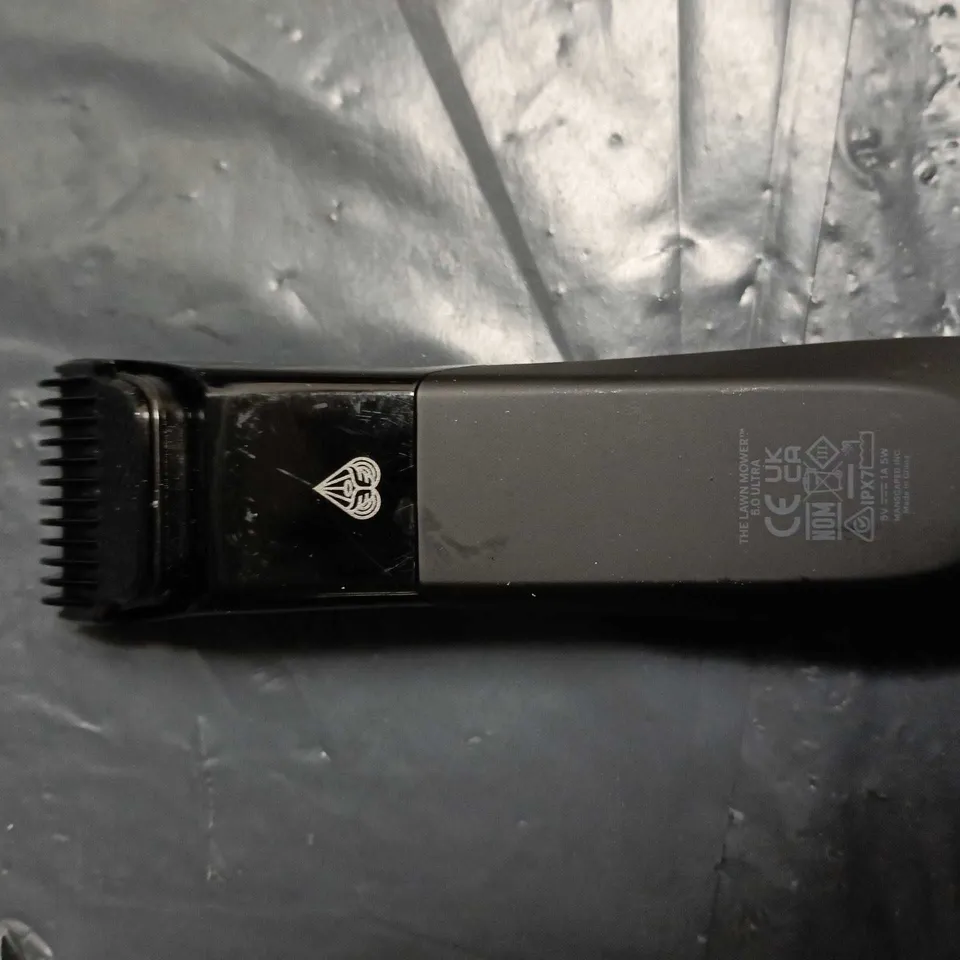 MANSCAPED ELECTRIC GROOMING TRIMMER – BLACK(POWERS ON)