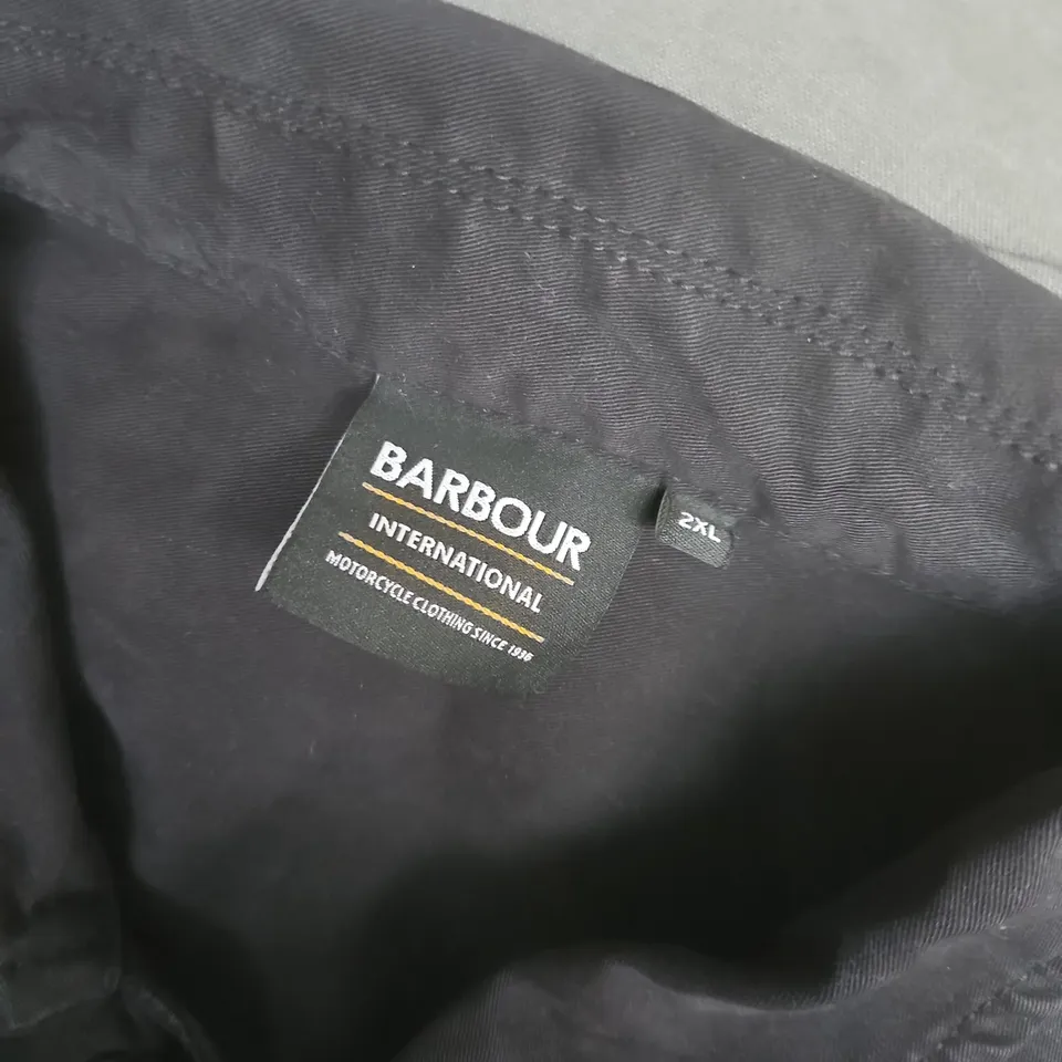 BARBOUR BUTTON OVERSHIRT IN BLACK - 2XL