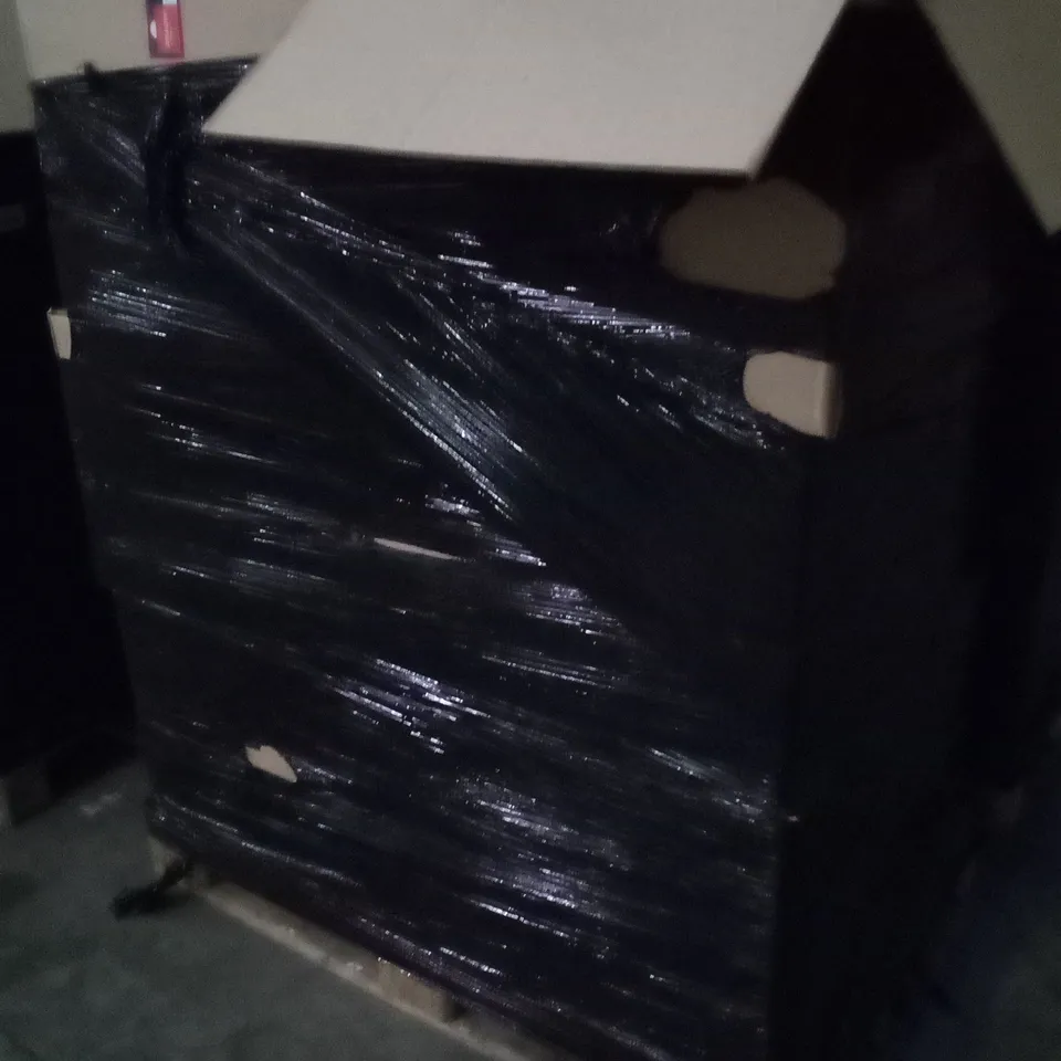 PALLET OF 6 BOXES CONTAINING ASSORTED ITEMS INCLUDING KINGS CORONATION FLAG, 4 WAY EXTENSION LEAD, HALLOWEEN CANDY, PLACE MATS, ENGLAND GOLF TEE