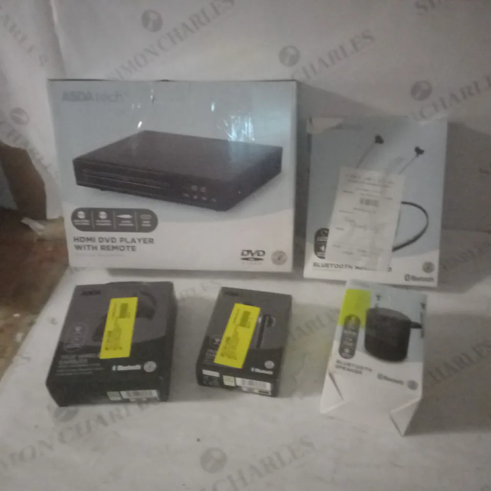 LOT OF APPROX 5 ASSORTED ITEMS TO INCLUDE SPEAKER, WIRELESS EARPHONES