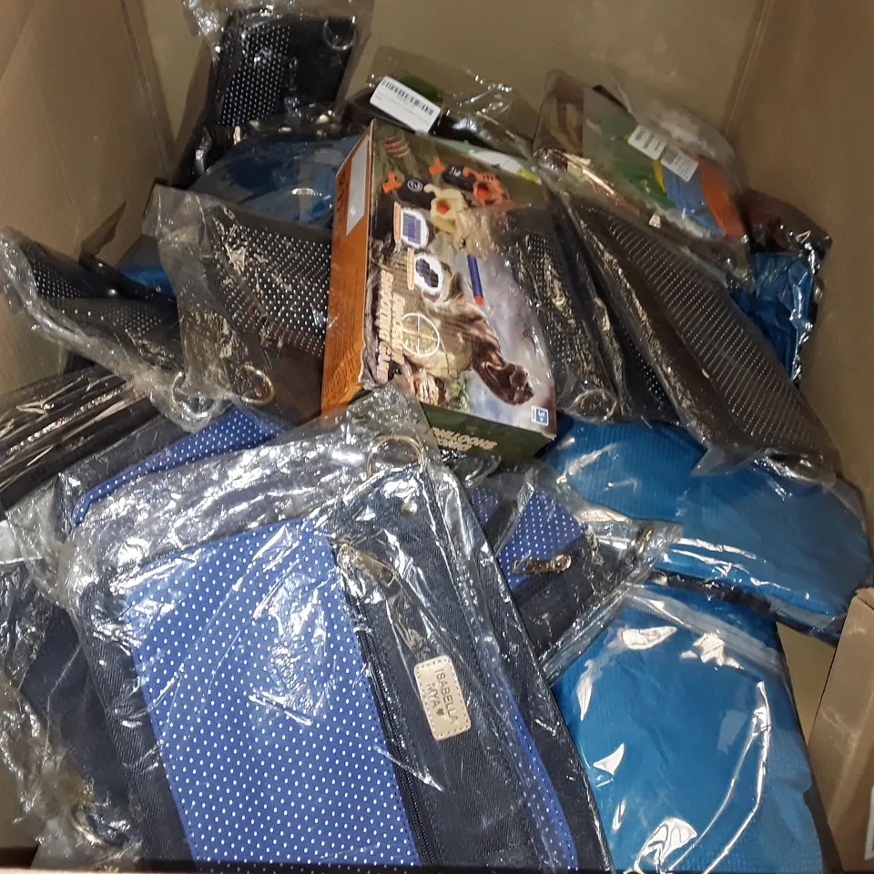 PALLET OF ASSORTED HOUSEHOLD ITEMS TO INCLUDE MERRY CHRISTMAS SETS, DINI SHOOTING GAMES AND BABY PILLOWS