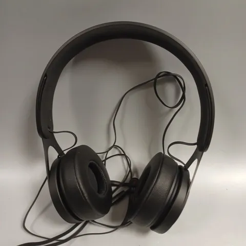 BOXED BEATS EP WIRED HEADPHONES IN BLACK
