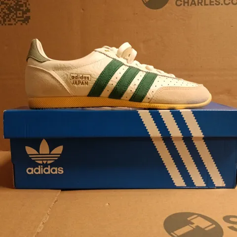 BOXED PAIR OF ADIDAS WOMEN'S JAPAN TRAINERS IN OFF WHITE/GREEN SIZE UK 6.5