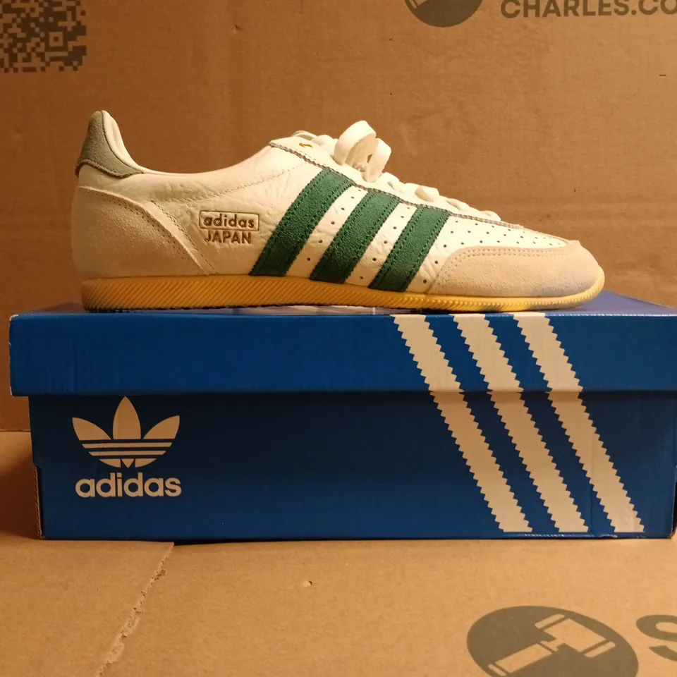 BOXED PAIR OF ADIDAS WOMEN'S JAPAN TRAINERS IN OFF WHITE/GREEN SIZE UK 6.5