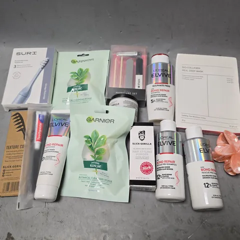 APPROXIMATEY 15 ASSORTED HEALTH AND BEAUTY PRODUCTS TO INCLUDE COLLAGEN MASK, MANICURE SET, SURI BRUSH HEADS ETC. 