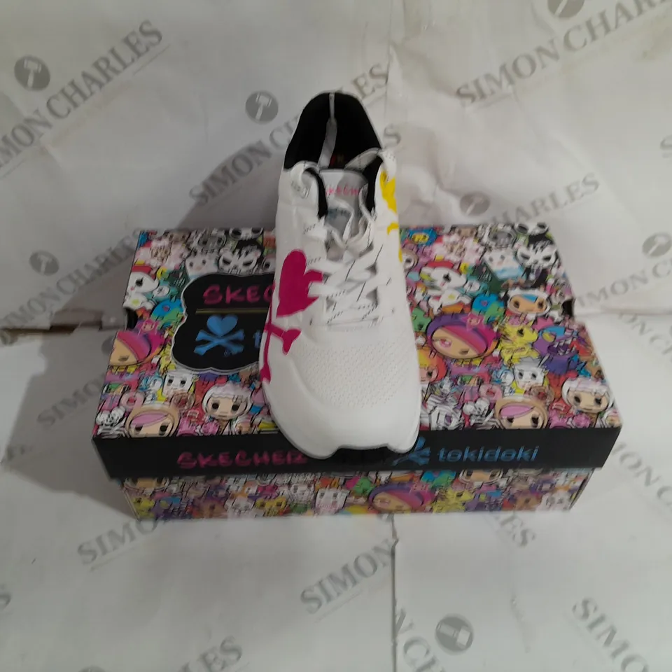 BOXED SKECHERS TOKIDOKI GRAPHIC TRAINERS SIZE 6